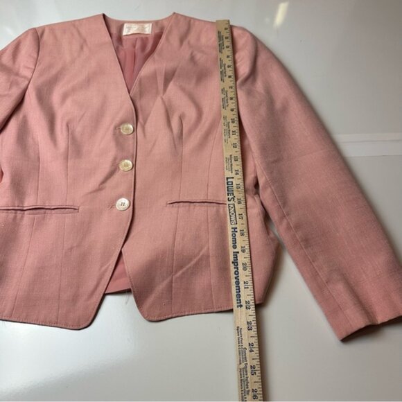 Country Sophisticated  Collarless Cropped Blazer - Picture 8 of 9